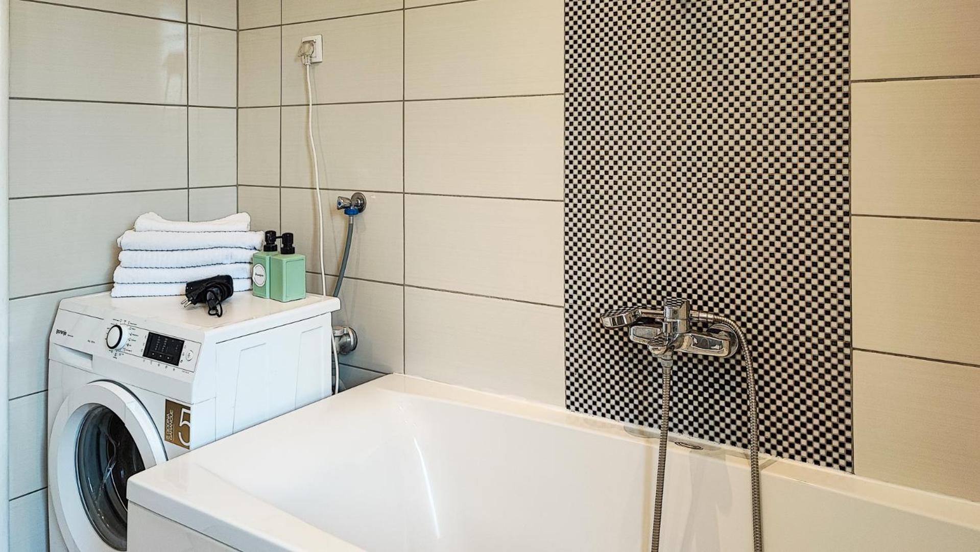 נובי סאד Filinhome Stefanovica Suite 7 מראה חיצוני תמונה